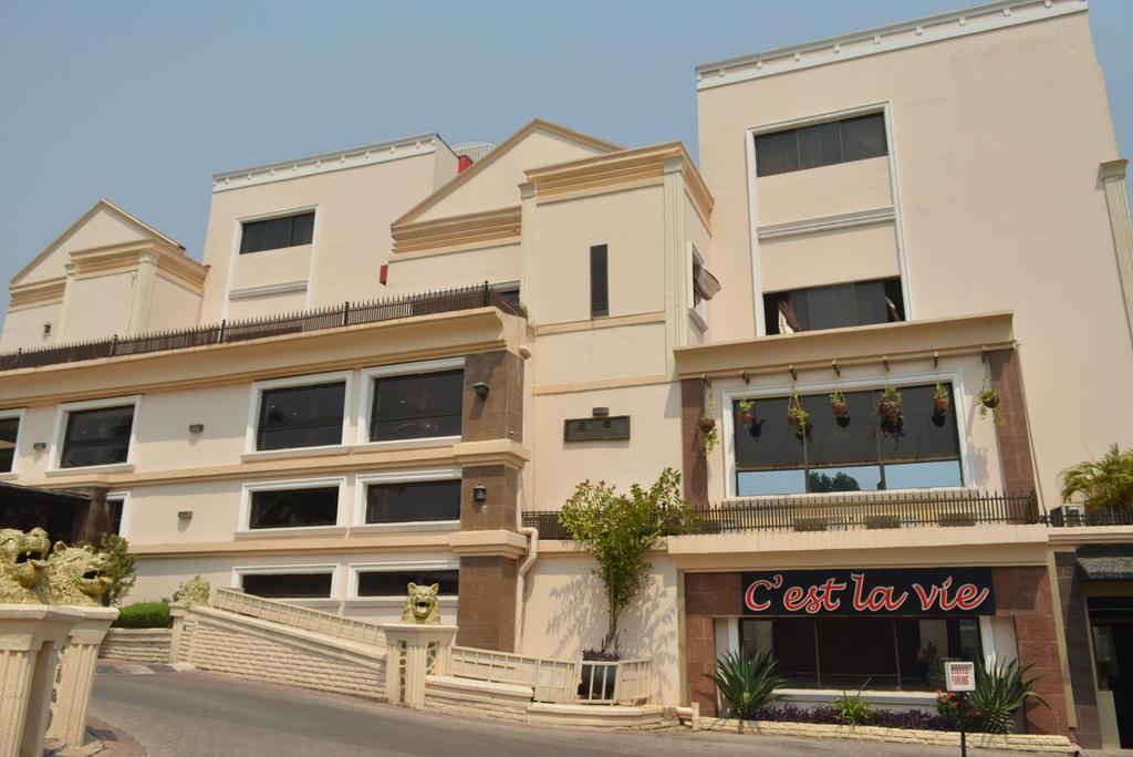 Casalinda Hotel & Gallery Resort Mobushipe Exteriör bild
